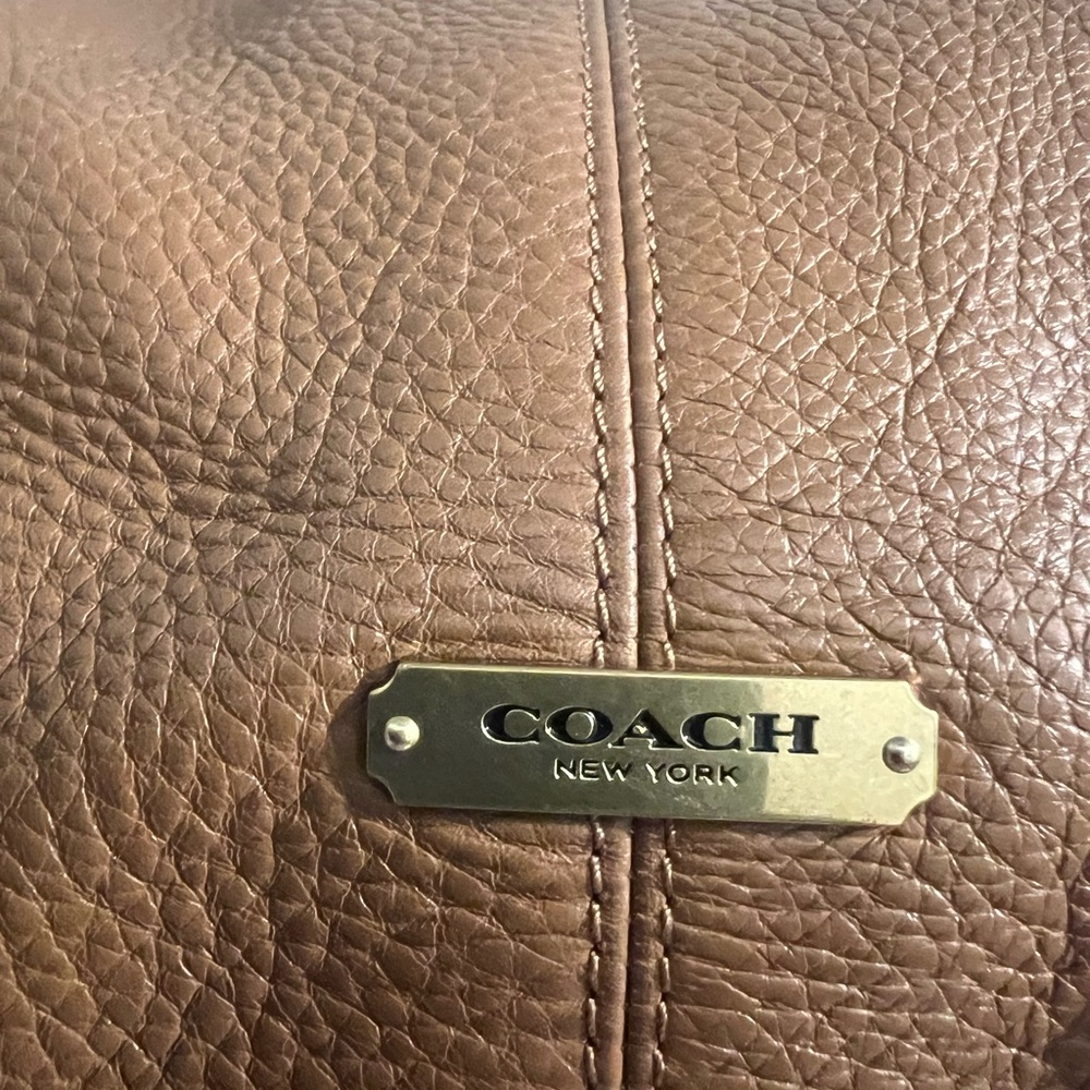 Older Tan Coach Leather Hobo Bag with Hang Tag - Picture 8 of 10